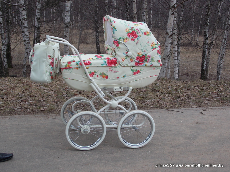 Коляска в цветах