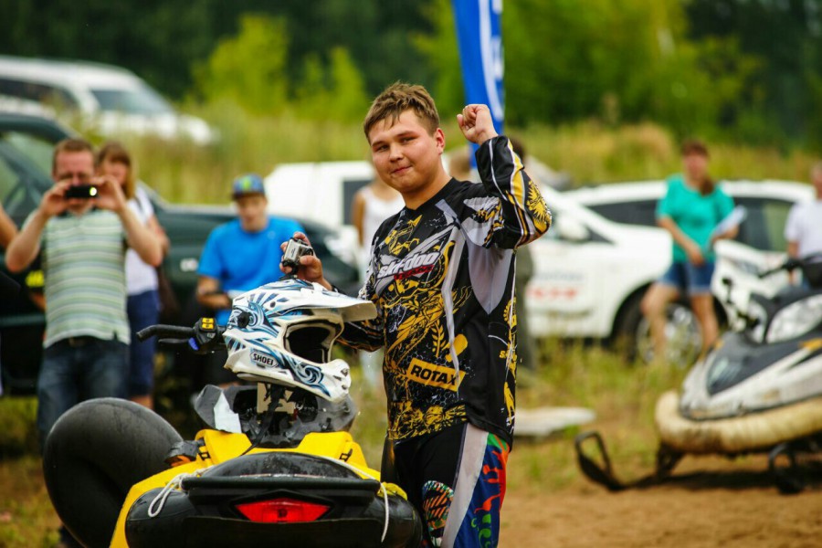 Brp чебоксары. Экстрим чебоксары. Экстрим чебоксары. Снегоход для рыбалки и активного отдыха brp. Brp 999 md.