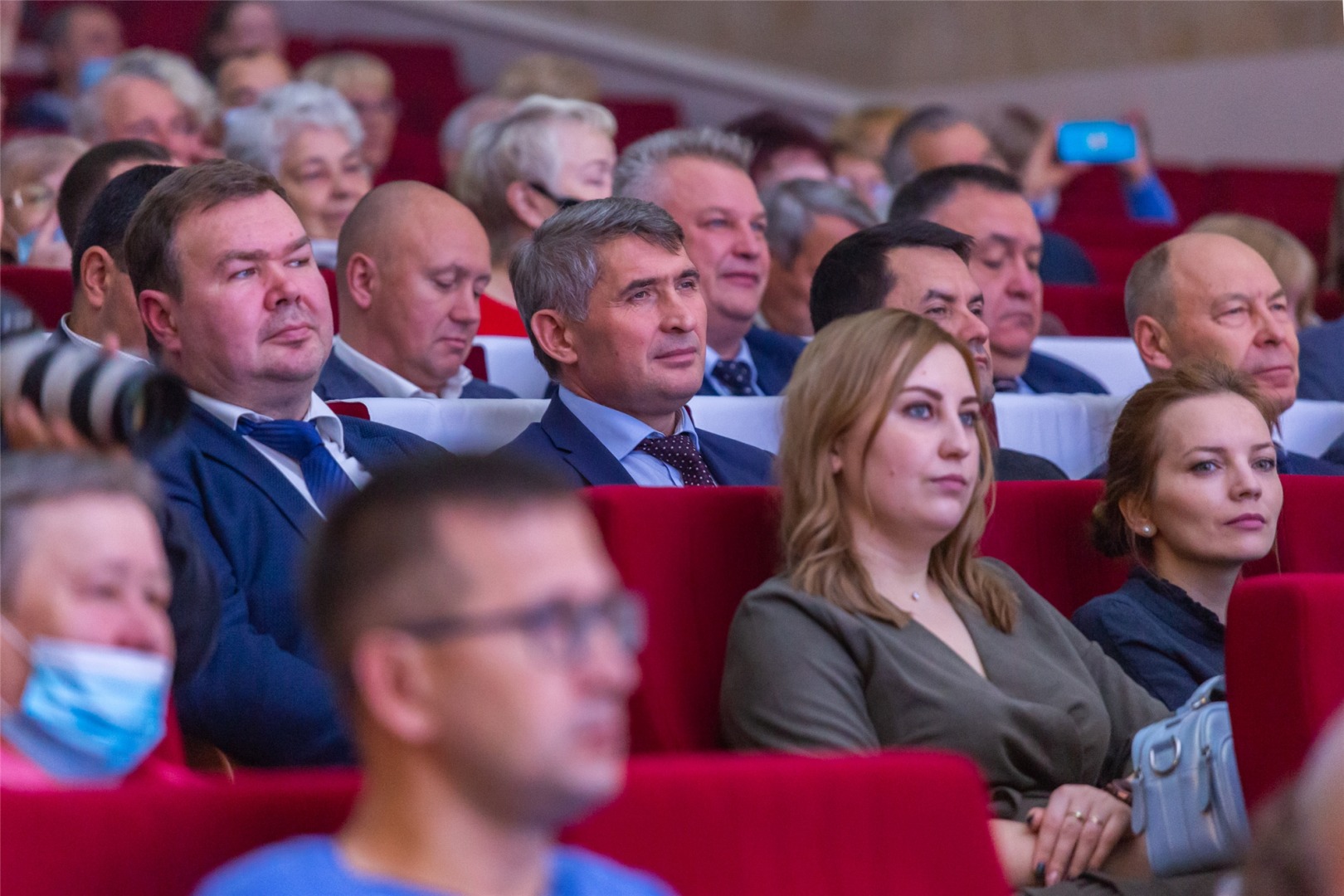 Олег Николаев объяснил, почему его часто видят на людях без маски - Новости Олег Николаев объяснил, почему его часто видят на людях без маски - Новости