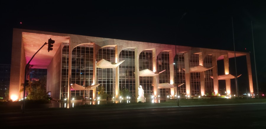  :
 - 20251012_185320.jpg
 - : 1,69, : 1